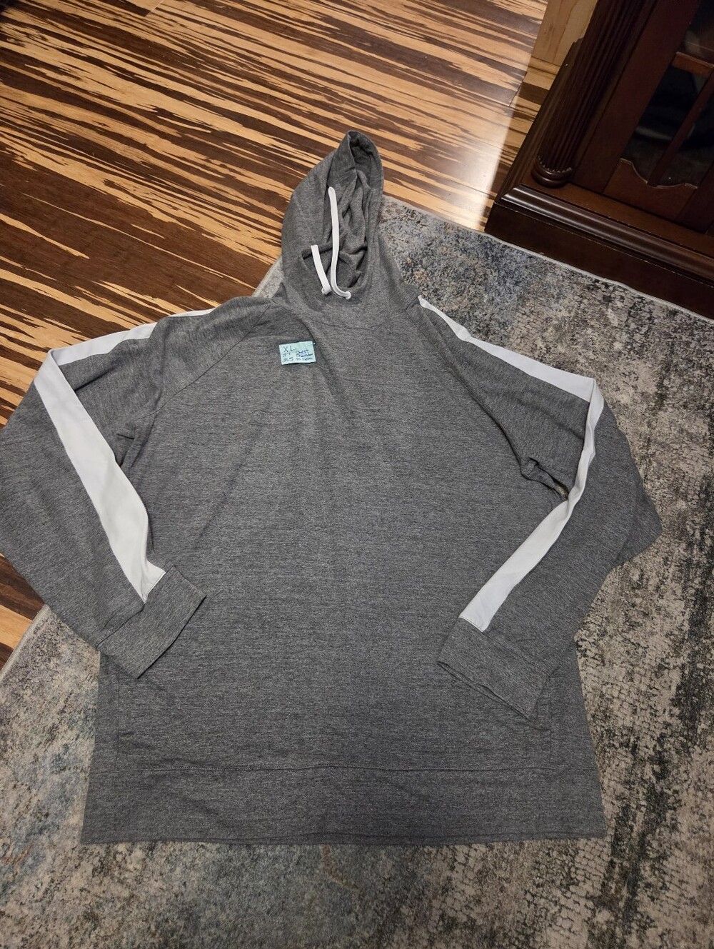 American Eagle AprèsACTIVE Men's XL Gray Hoodie w/ White Arm Stripes 27x31.5